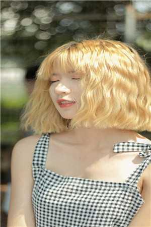 室友装鬼吓死室友是什么电影